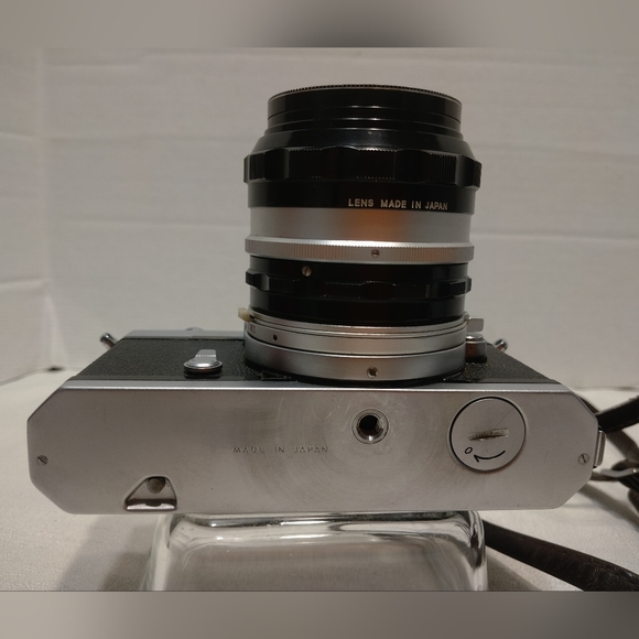 Nikon ,NIKKORMAT VINTAGE CAMERA - Picture 2 of 10